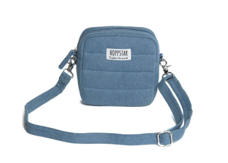 Kameratasche midi denim. Das Foto zeigt eine praktische Kameratasche in Jeansblau.
