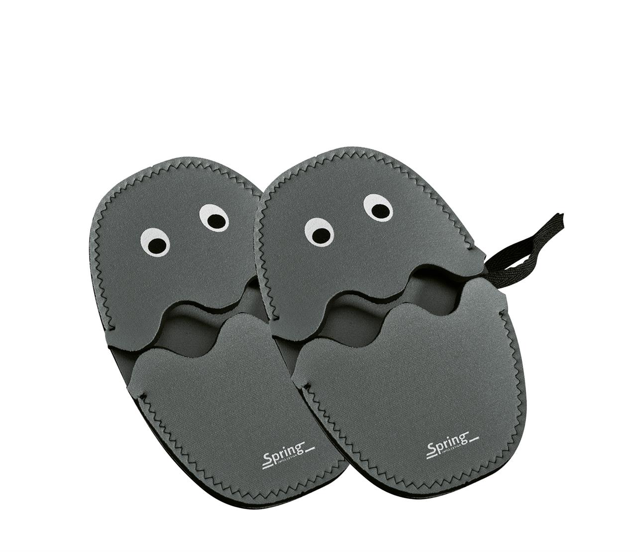 Das Bild zeigt ein Paar graue Griffschutz-Pads mit lustigen Geistergesichtern. Die Pads haben aufgesetzte Augen und gezackte Kanten.