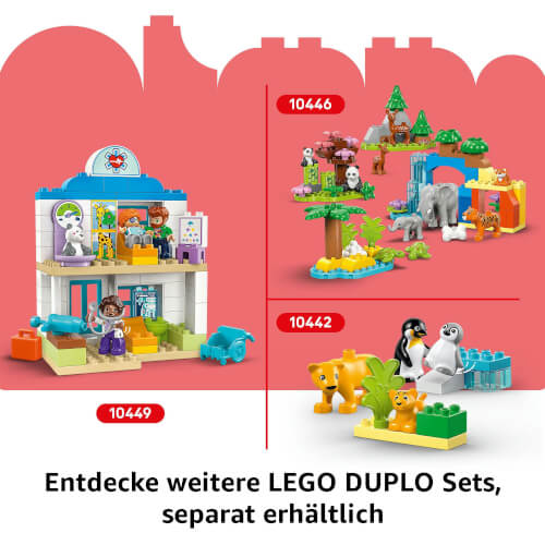 Das Bild zeigt drei verschiedene LEGO DUPLO Sets: ein Krankenhaus, einen Dschungel und einen Zoo. Darunter steht der Hinweis, dass weitere Sets separat erhältlich sind.