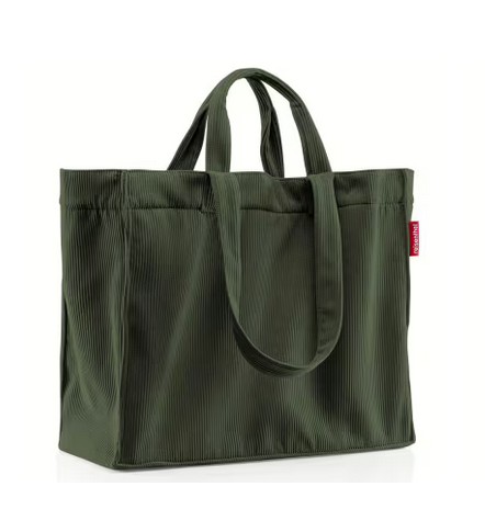 Das Bild zeigt eine Softshopper Cord Dark Matcha Tasche. Die Tasche besticht durch ihr dunkles, stylisches Cordmaterial.