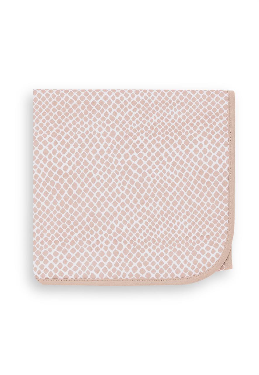 Dies ist eine Decke aus Jersey mit den Maßen 75x100 cm. Sie hat ein Schlangen-Muster in blassem Rosa.