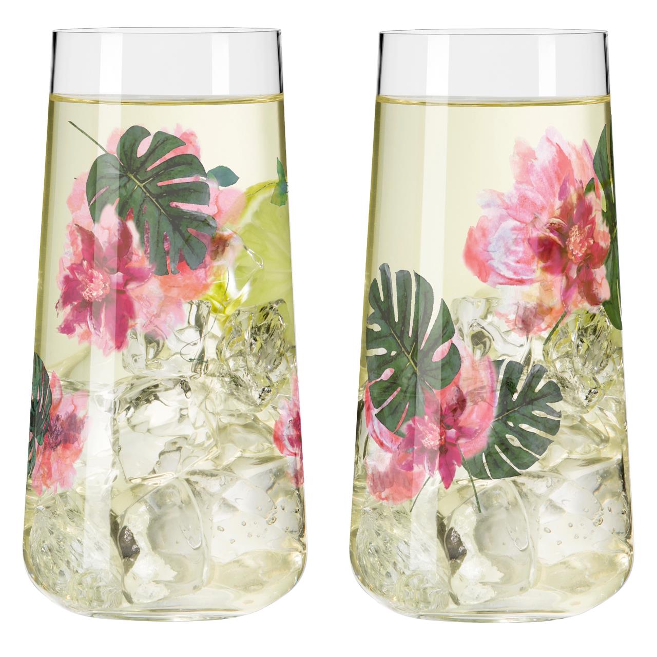 Das Bild zeigt zwei Gläser mit einem sommerlichen Getränk, Eiswürfeln sowie floralen und grünen Blättermotiven. Die Gläser gehören zum Produkt "Sommersonett D-TOX/Wasser 2er Set (Rosenkr) F23".