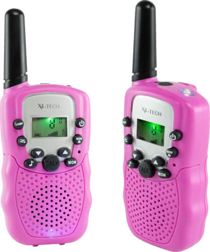 Auf dem Bild sind zwei pinke Walkie-Talkies mit schwarzen Antennen zu sehen. Beide Geräte haben ein kleines Display und mehrere Tasten auf der Vorderseite.
