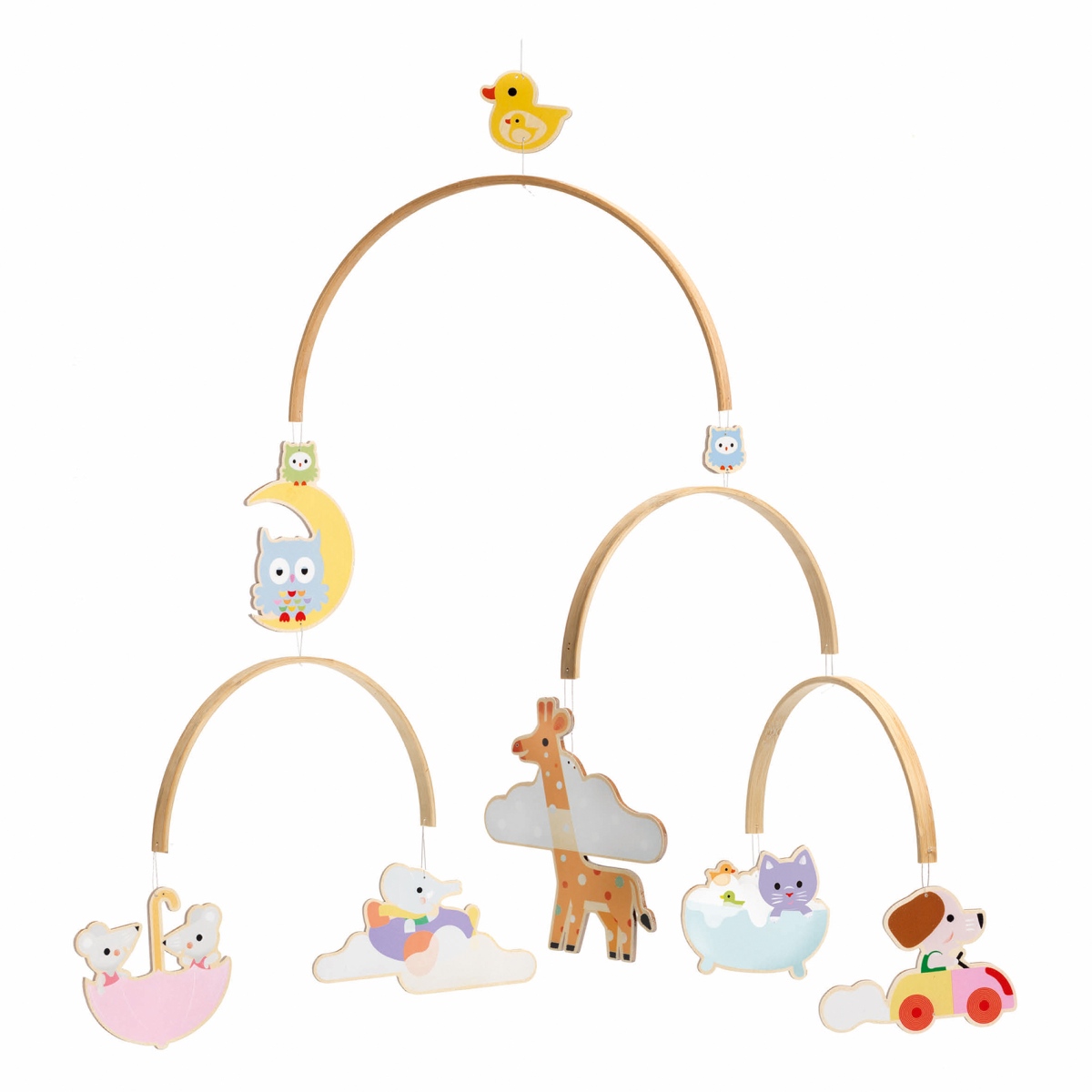 Das Bild zeigt ein buntes Mobile mit verschiedenen Tierbabys aus Holz. Die Tierfiguren hängen an Bögen und sind zum Beispiel eine Ente, ein Hund, eine Katze, eine Giraffe und kleine Mäuse.