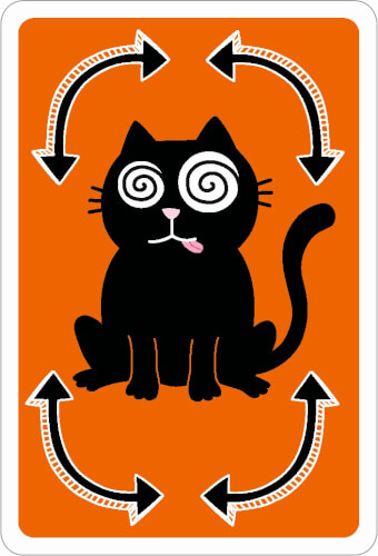 Auf dem Bild ist eine schwarze Katze mit verdrehten Augen und herausgestreckter Zunge zu sehen. Rund um die Katze sind vier gebogene Pfeile in verschiedene Richtungen auf einem orangefarbenen Hintergrund dargestellt.