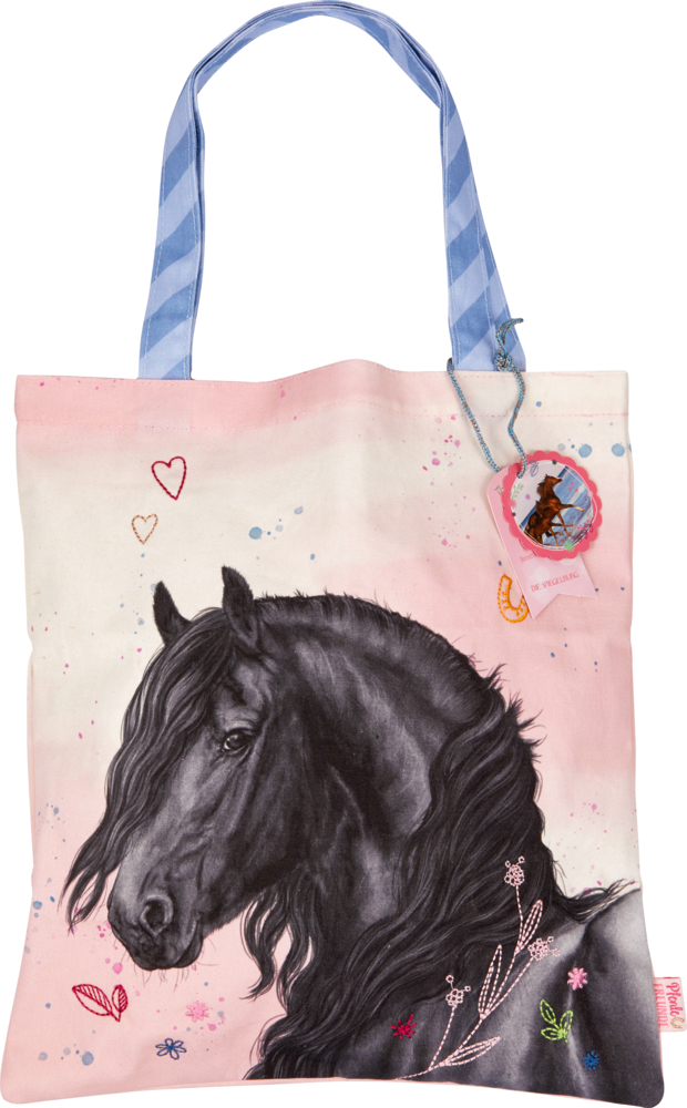Auf der Tasche ist ein schönes schwarzes Pferd vor einem rosa Hintergrund abgebildet. Die Tasche hat blaue, gestreifte Henkel und kleine bunte Verzierungen wie Herzen und Blumen.