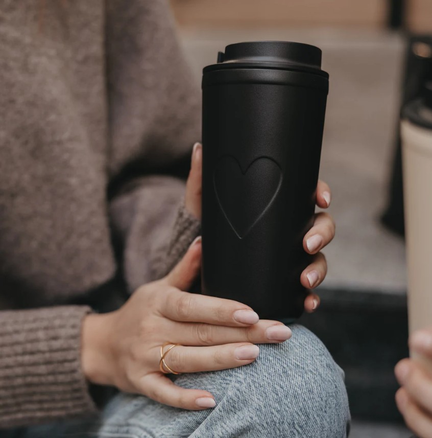 To go Becher Herz schwarz