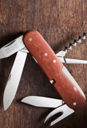 Zu sehen ist ein Produkt namens Victorinox_(1). Es könnte sich um ein Messer oder Küchenwerkzeug handeln.