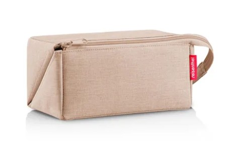 Dies ist das Fold Case Twist Coffee. Das Etui hat eine kaffeebraune Farbe.