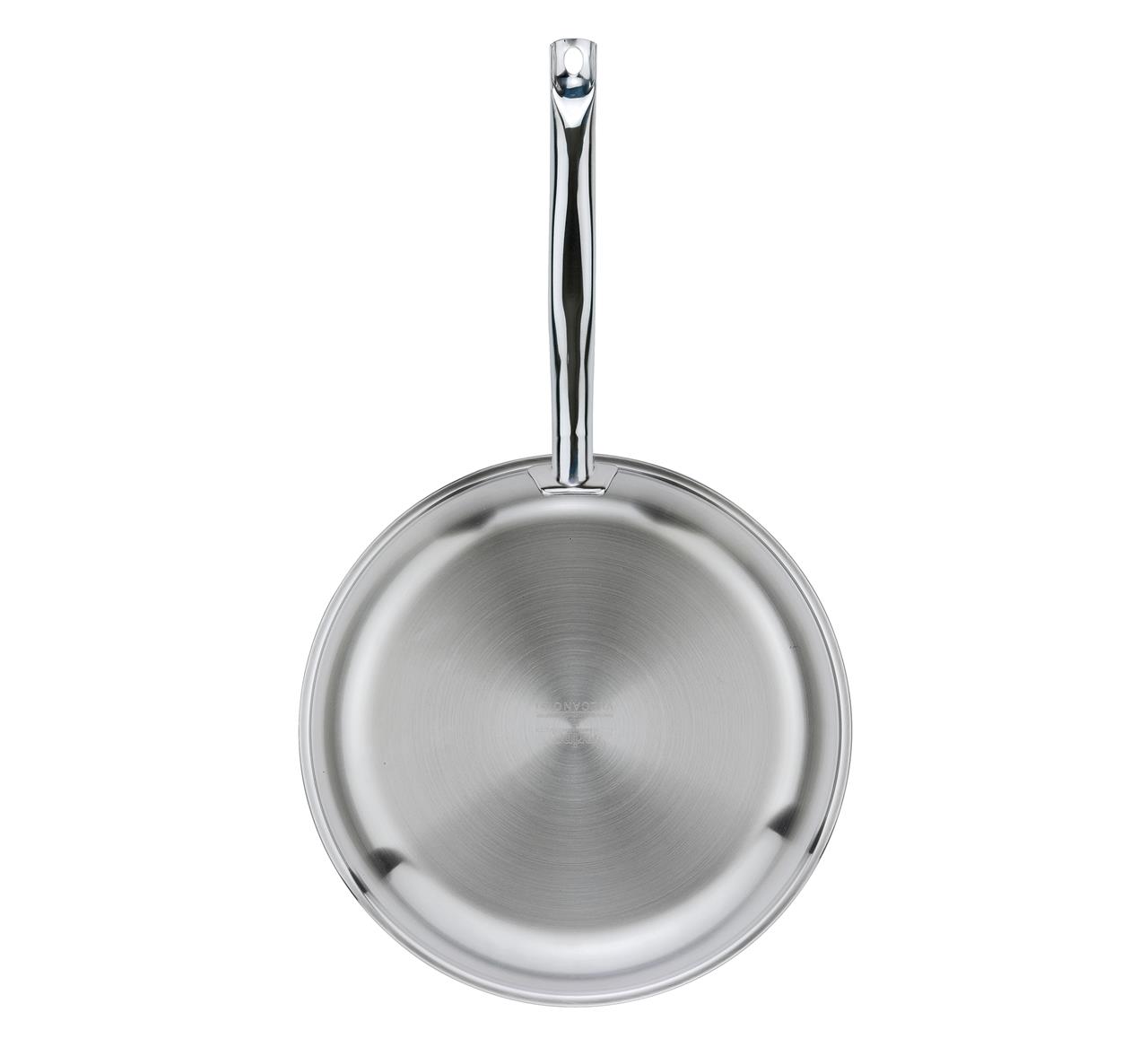 Die Abbildung zeigt eine Bratpfanne Vulcano Classic mit einem Durchmesser von 24 cm. Die Pfanne besteht aus silberfarbenem, gebürstetem Metall und hat einen langen Griff.