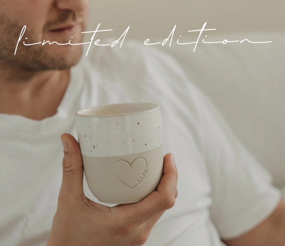 Limitierter Becher großes Herz Papa mit einem liebevollen Design. Ideal als Geschenk für Väter.