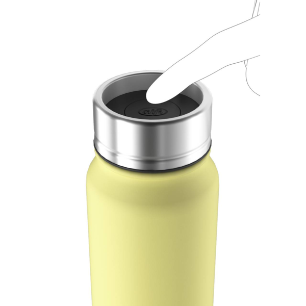 Gelber Thermobecher von alfi, 500ml, Nahaufnahme. Die Produktfarbe ist kräftig ausgearbeitet.