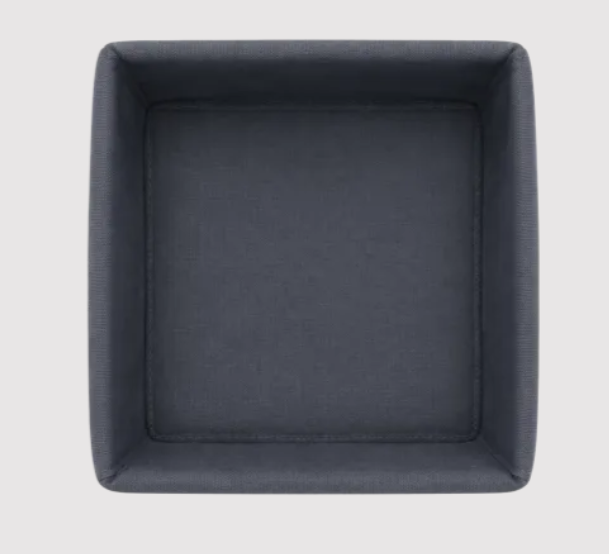 Abgebildet ist die Stofftasche F. Brotkorb 64203 -DESA- Magnet L. Diese Stofftasche eignet sich für einen Brotkorb und wird durch einen Magneten verschlossen.