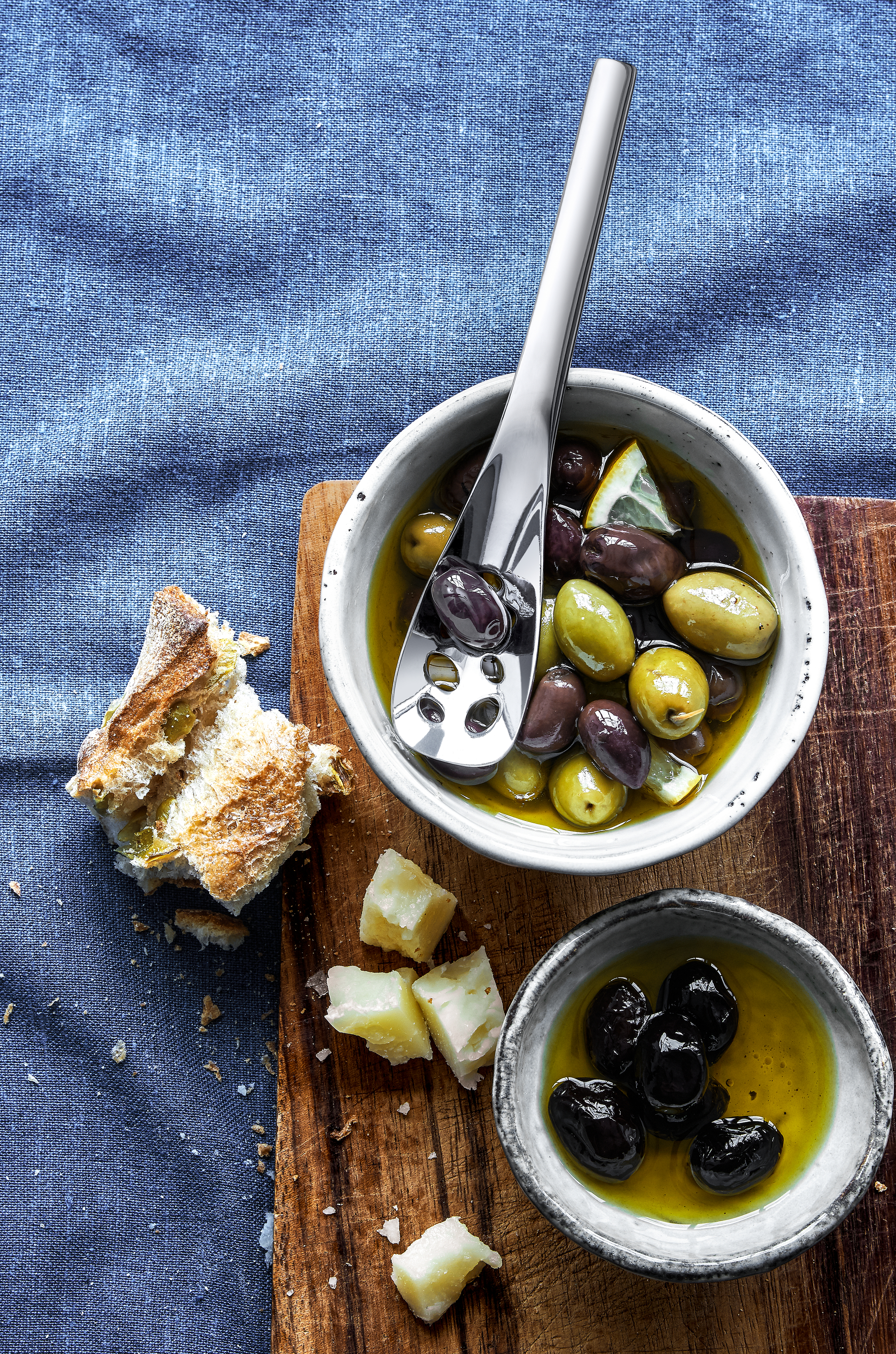 '3201002528_media_EAE4D145-BC78-41B4-AA966519EFAE438D__w_3000_h_3000_crop_false' zeigt ein Produkt. Es ist klar dargestellt.