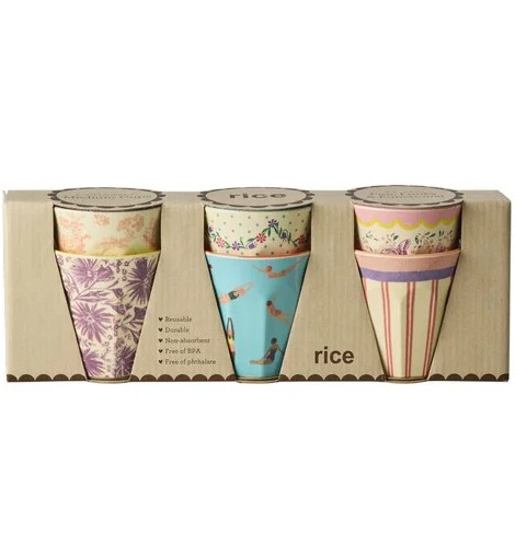 Sechs Melaminbecher mit Glory Days Aufdruck in 250ml Größe. Die Becher sind bunt und ideal für den täglichen Gebrauch.
