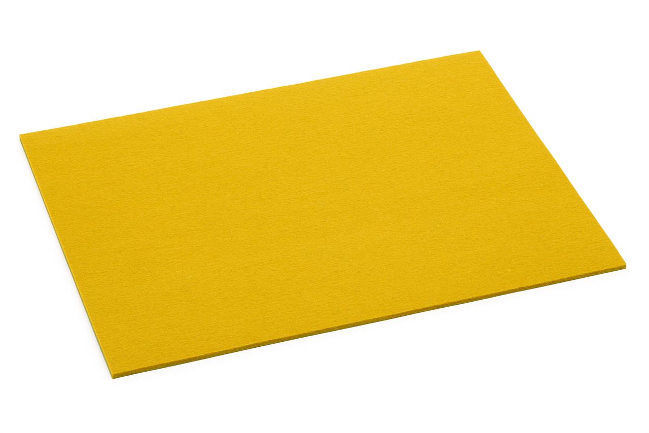 Das Bild zeigt eine rechteckige, gelbe Unterlage mit den Maßen 45x35 cm. Das Produkt heißt "Set 45x35cm Curry 23".