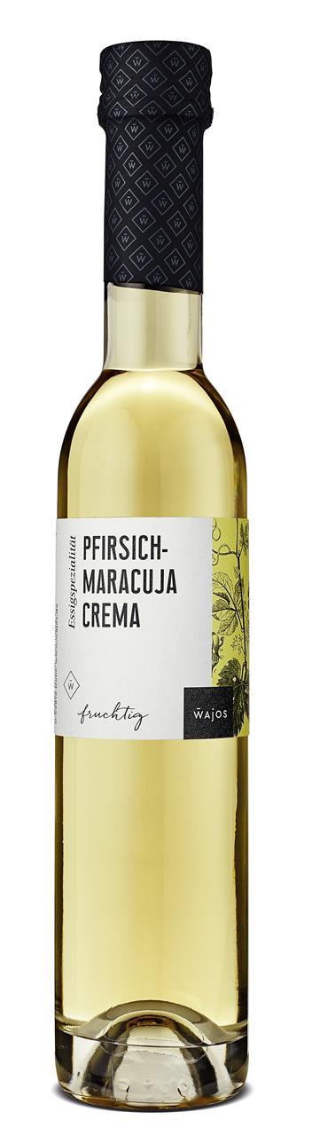 Auf dem Bild ist eine Flasche Pfirsich-Maracuja Crema Essigzubereitung mit 250 ml Inhalt zu sehen. Das Etikett ist weiß mit schwarzer Schrift und zeigt den Hersteller "Wajos".