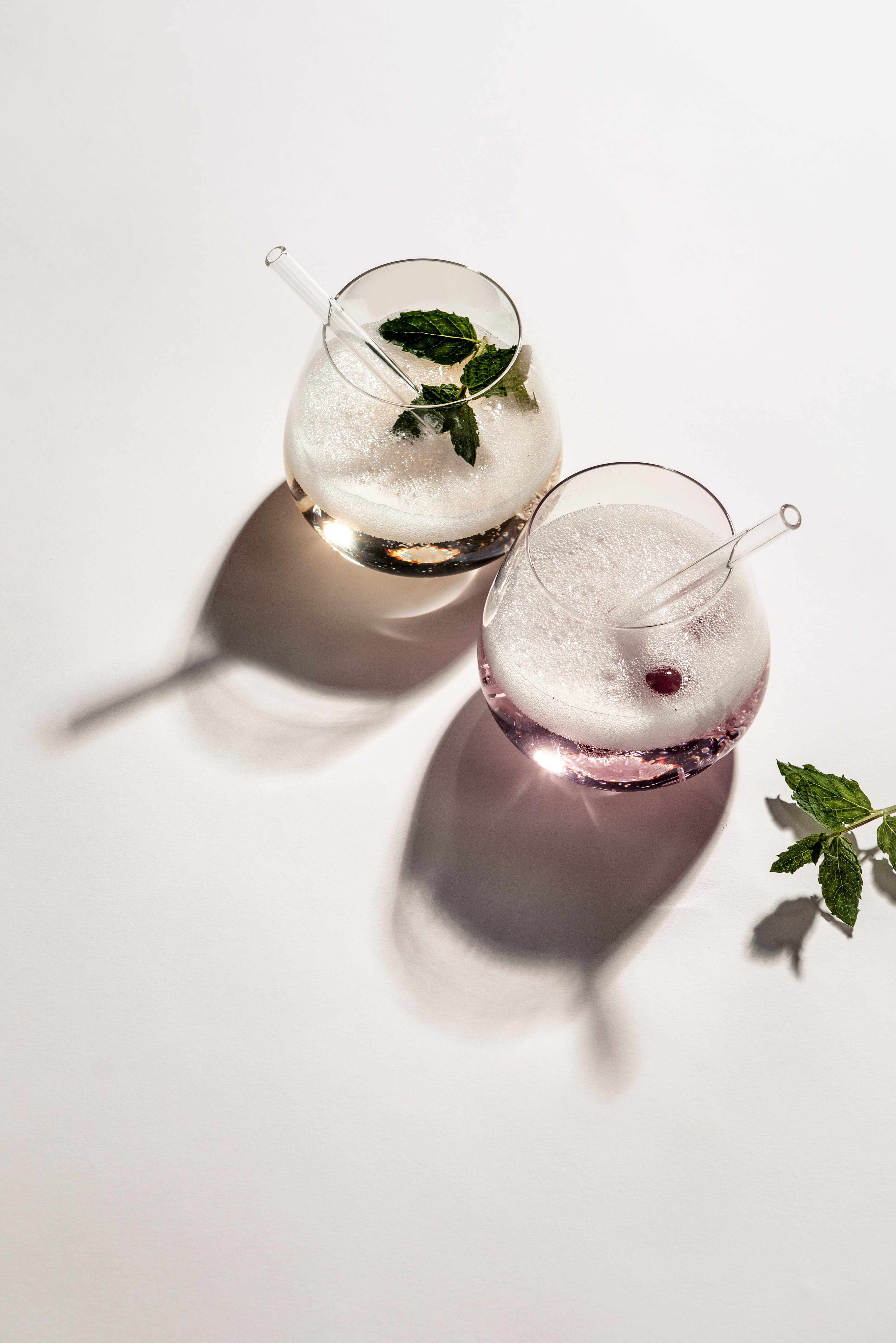 Abgebildet ist ein VINA Glas von Schott Zwiesel. Es hat eine elegante Form für Weiß- oder Rotwein.