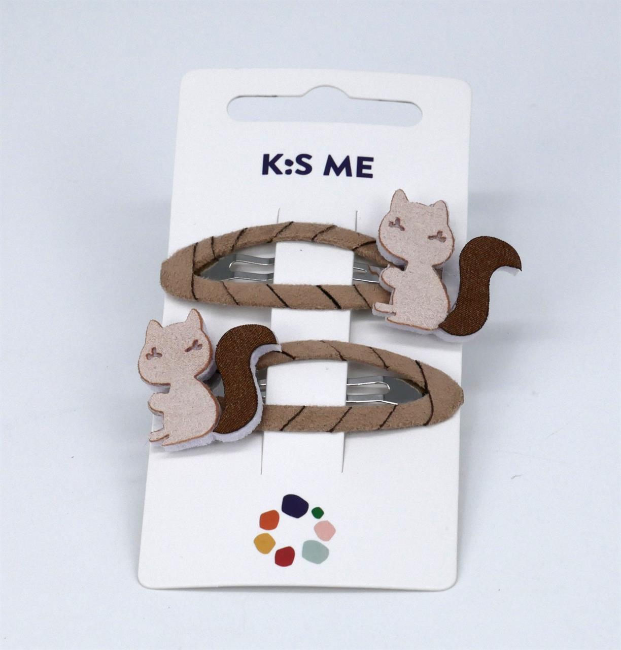 Das Bild zeigt zwei Haarspangen mit kleinen braunen Eichhörnchen als Verzierung. Die Spangen sind auf einer weißen Karte mit der Aufschrift "K:S ME" befestigt.