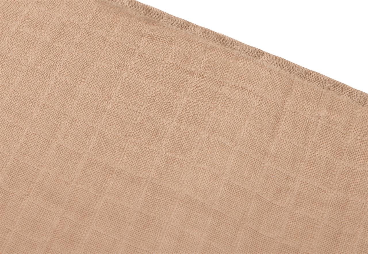 Das Bild zeigt ein Spucktuch aus hydrophilem Stoff in der Farbe Biscuit. Das Tuch hat eine feine, karierte Struktur und misst 70x70 cm.