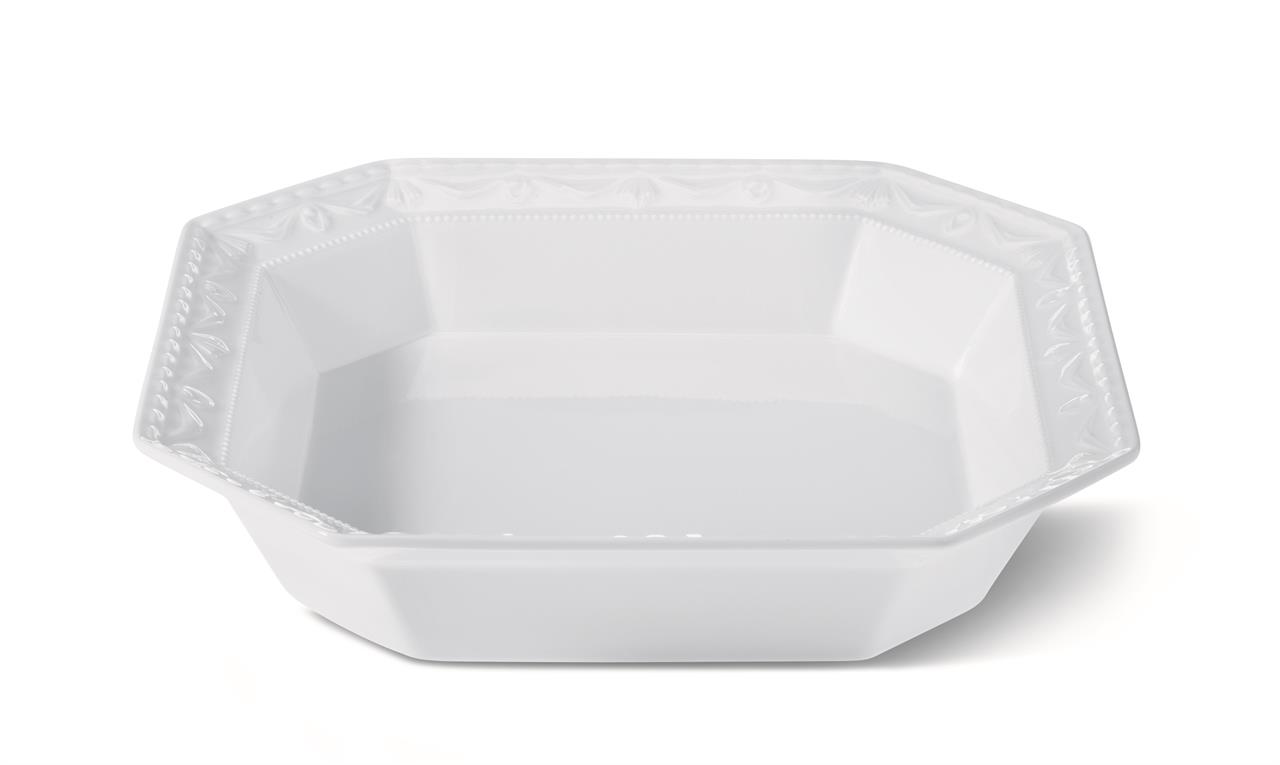 Die Abbildung zeigt eine große, eckige Salatschale in Weiß aus der Serie Kurland. Die Schale hat einen Durchmesser von 27 cm und ein dezentes Reliefmuster am Rand.