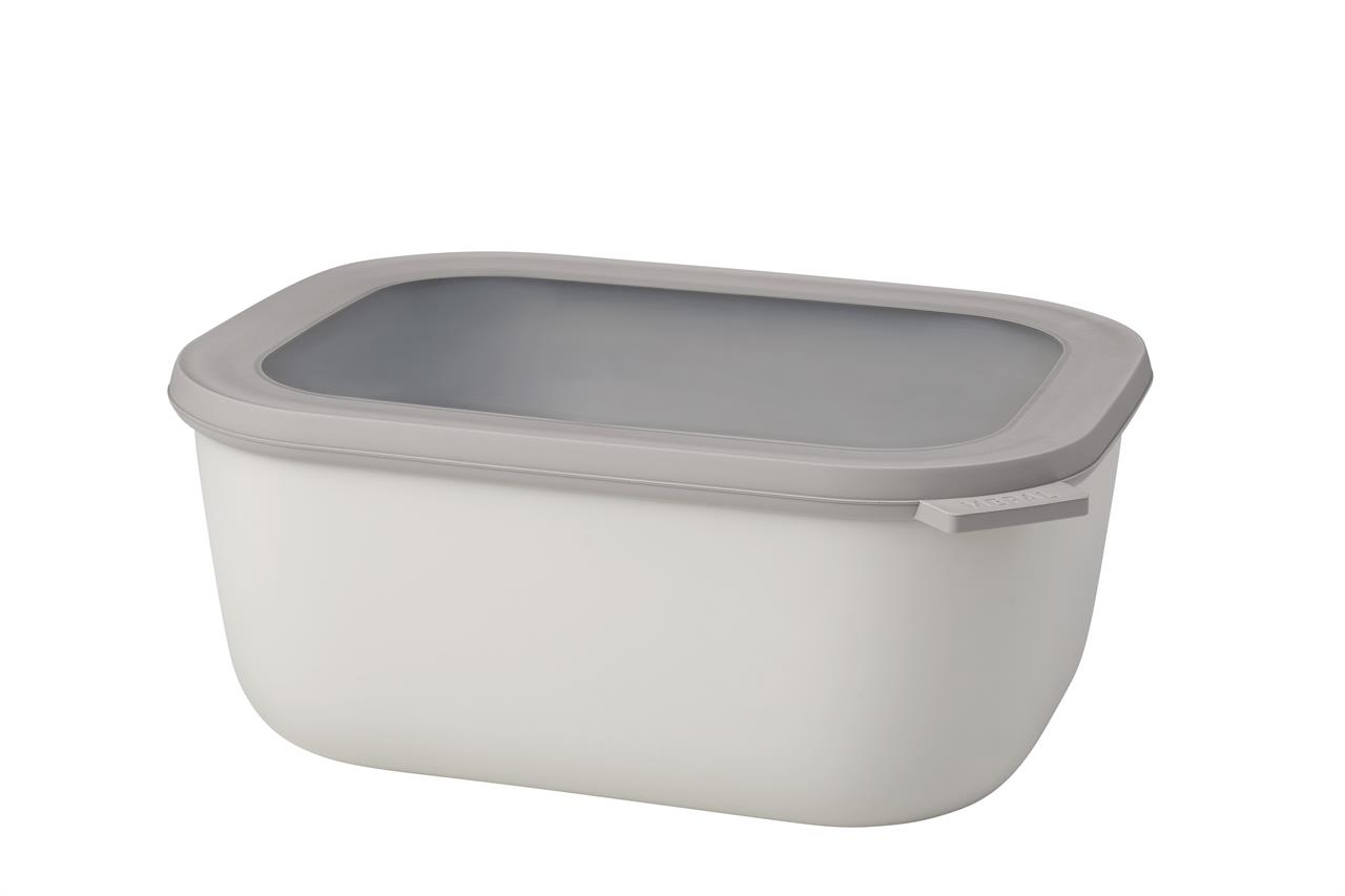 Die Abbildung zeigt eine rechteckige Multischüssel mit einem Fassungsvermögen von 3 Litern in der Farbe Nordic White. Sie hat einen grauen Deckel und eignet sich ideal zur Aufbewahrung von Lebensmitteln.