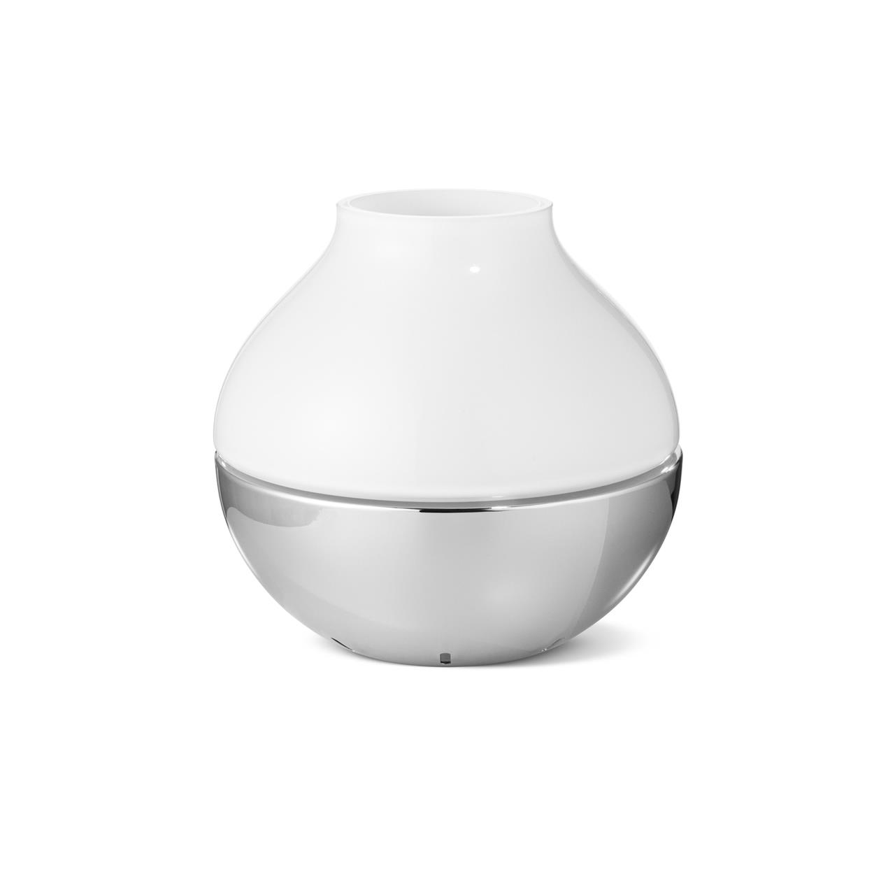 Das Bild zeigt das Produkt "Henning Koppel Windlicht Edelstahl & Glas 190mm". Es hat eine runde Form mit einem weißen Glasaufsatz und einem glänzenden Edelstahlboden.