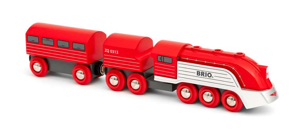 Das Bild zeigt den BRIO® World Highspeed-Dampfzug 33557. Der Zug ist rot mit silbernen und schwarzen Details und besteht aus drei Waggons.