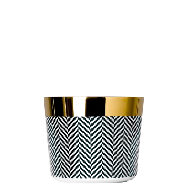 Der Champagnerbecher fasst 0,25 Liter und zeigt ein Herringbone-Muster. Der obere Rand ist goldfarben verziert.