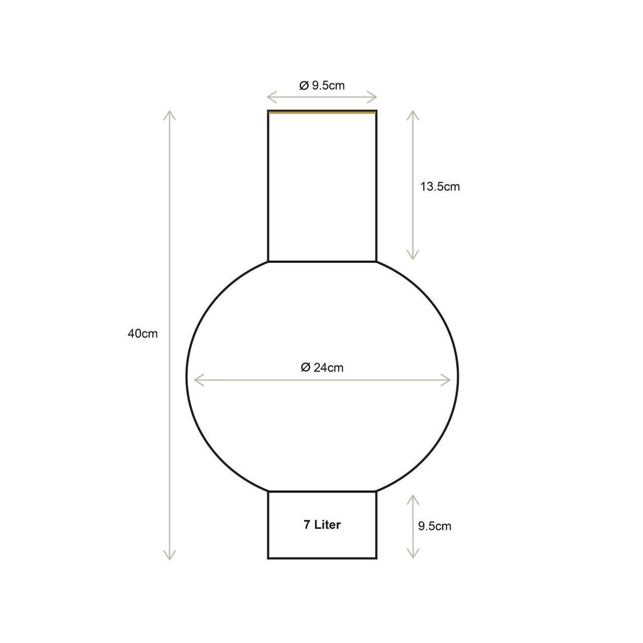 Das Bild zeigt eine schematische Zeichnung einer mittelgroßen Vase aus Metall in Mittelgrün. Die Vase ist 40 cm hoch, hat einen Durchmesser von 24 cm und ein Fassungsvermögen von 7 Litern.