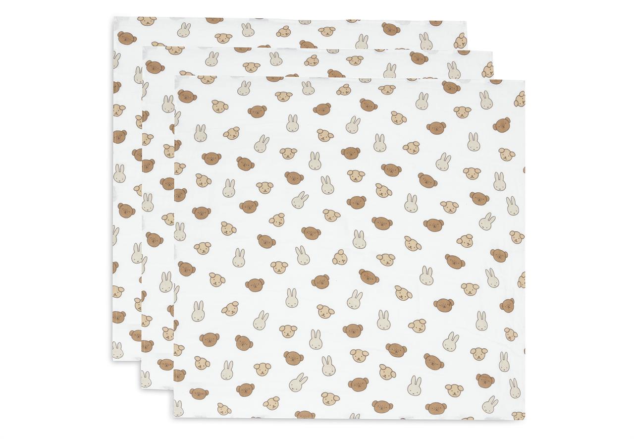 Das Bild zeigt drei hydrophile Spucktücher in der Größe 70x70 cm mit Miffy und Freunde-Motiven. Die Tücher sind weiß und haben ein Muster aus kleinen Hasen- und Bärenköpfen in Beige- und Brauntönen.