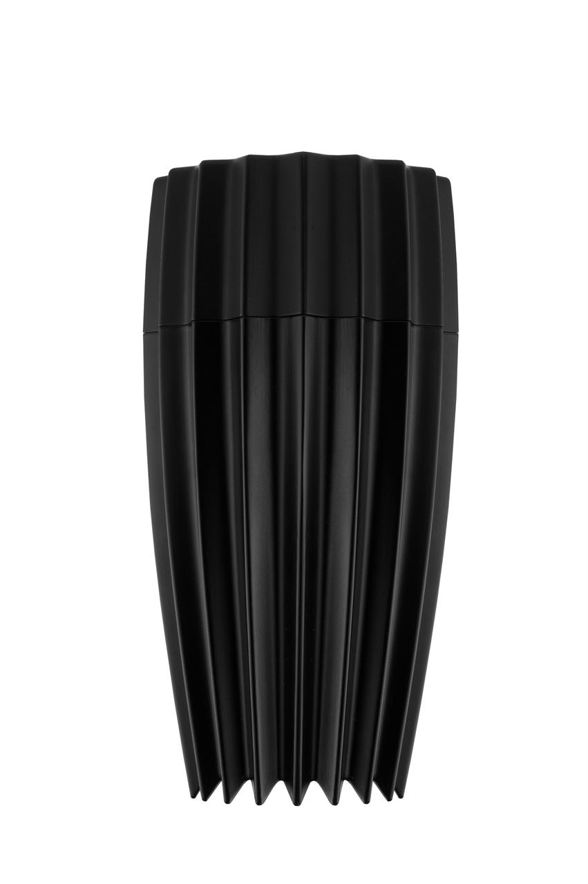 Dies ist eine schwarze Salz-, Pfeffer- oder Gewürzmühle. Sie hat ein modernes, gerilltes Design.