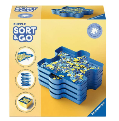Das Bild zeigt einen Sort & Go Behälter. Es handelt sich um ein praktisches Produkt zum Sortieren und Aufbewahren.