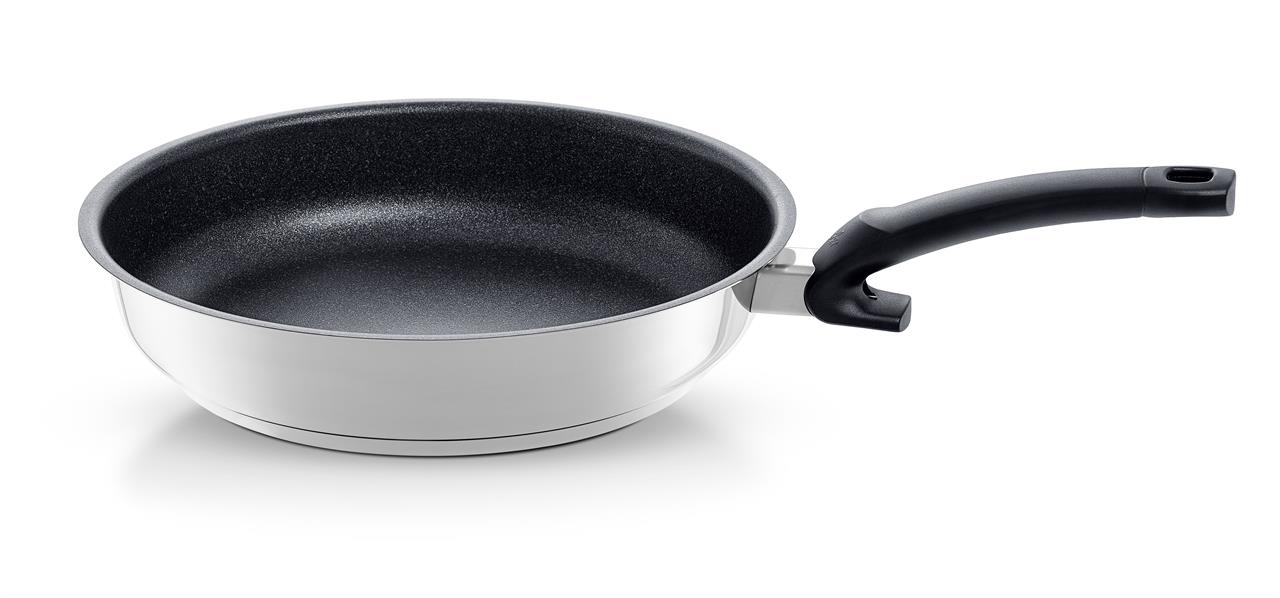 Dies ist eine Pfanne namens "Pfanne Adamant® Premium 24 cm". Sie hat eine schwarze Antihaftbeschichtung und einen ergonomischen Griff.