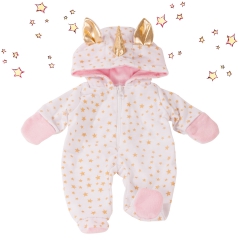 Der BC Onesie Unicorn ist ein Einteiler in Weiß mit goldenen Sternen und rosa Akzenten. Die Kapuze hat goldene Einhornohren und ein goldenes Horn.