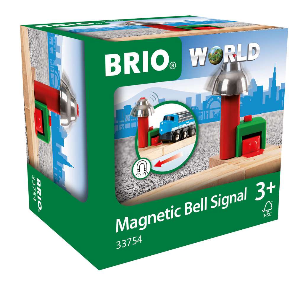 Auf dem Bild ist die Verpackung des Produkts "BRIO® World Magnetisches Glockensignal 33754" zu sehen. Das Spielzeug ist für Kinder ab 3 Jahren geeignet und zeigt eine magnetische Glocke, die mit einer Holzeisenbahn verwendet werden kann.