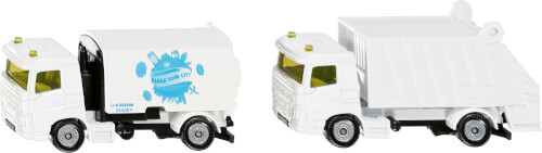 Auf dem Bild sind zwei weiße Spielzeug-Müllwagen zu sehen. Einer der Wagen hat ein blaues Logo und die Aufschrift "Clean your city" an der Seite.