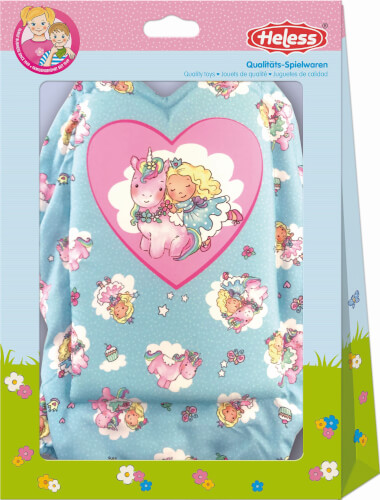 Das Bild zeigt eine hübsche Verpackung mit einem blauen Stoff, der mit Feen und Einhörnern bedruckt ist. In der Mitte befindet sich ein großes Herz mit einer Fee, die auf einem Einhorn reitet.