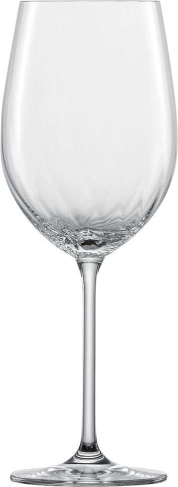 Das Bild zeigt ein elegantes Weinglas mit einem langen Stiel. Das Glas hat ein Fassungsvermögen von 561 ml und gehört zum Modell 'Bordeaux 22, Prizma'.