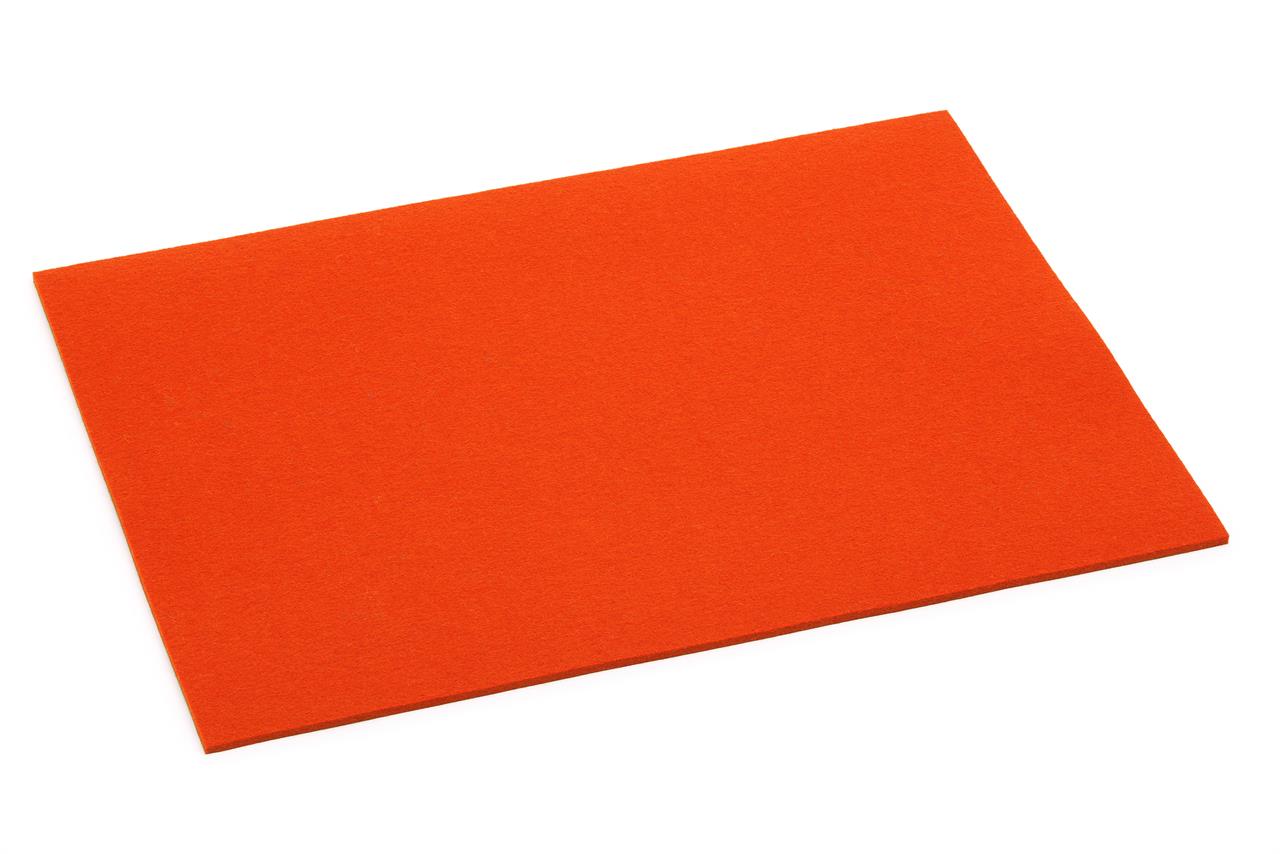 Das Bild zeigt eine rechteckige, orangefarbene Filzmatte. Das Produkt hat die Maße 45x35 cm und trägt den Namen „Mango 20“.