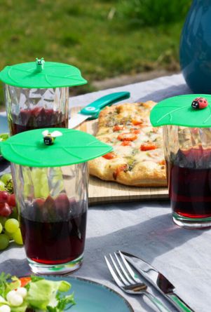Abgebildet ist ein Produkt namens Lurch. Vermutlich ist es ein Küchenhelfer.