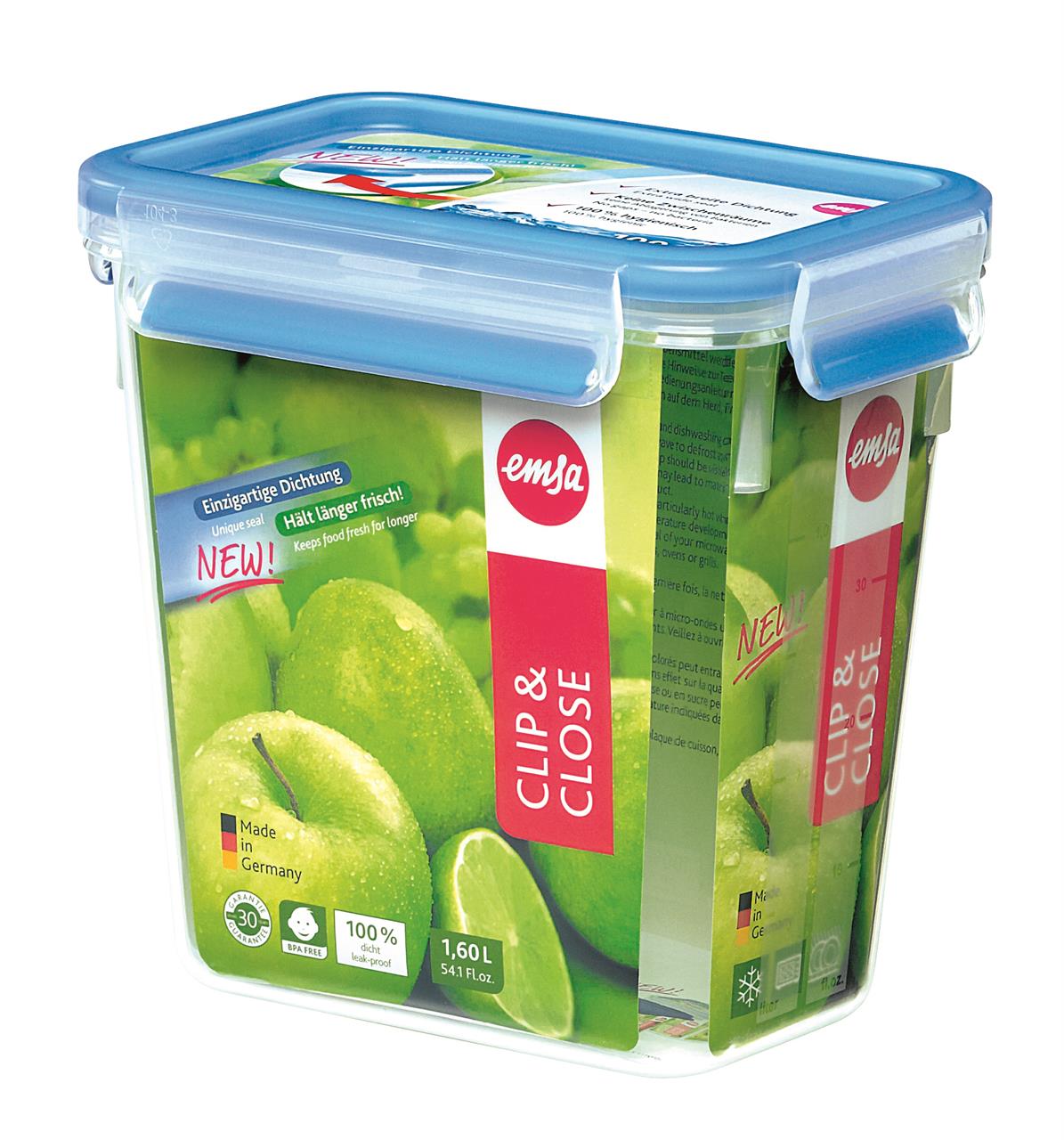 Das Bild zeigt eine rechteckige Vorratsdose mit blauem Deckel der Marke „emsa“, Modell „Clip & Close 3D Perf Clean“ mit einem Fassungsvermögen von 1,5 Litern. Auf der Verpackung sind grüne Äpfel abgebildet und es wird hervorgehoben, dass die Dose auslaufs