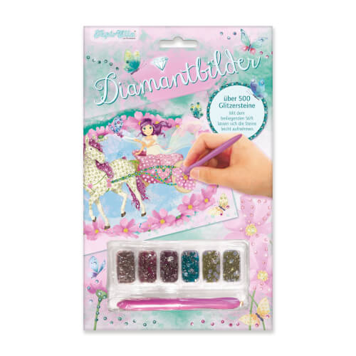 Auf dem Bild sieht man ein Bastelset für Diamantbilder mit einer Fee auf einem Einhorn. Im Set sind über 500 Glitzersteine und ein Stift zum Aufkleben enthalten.