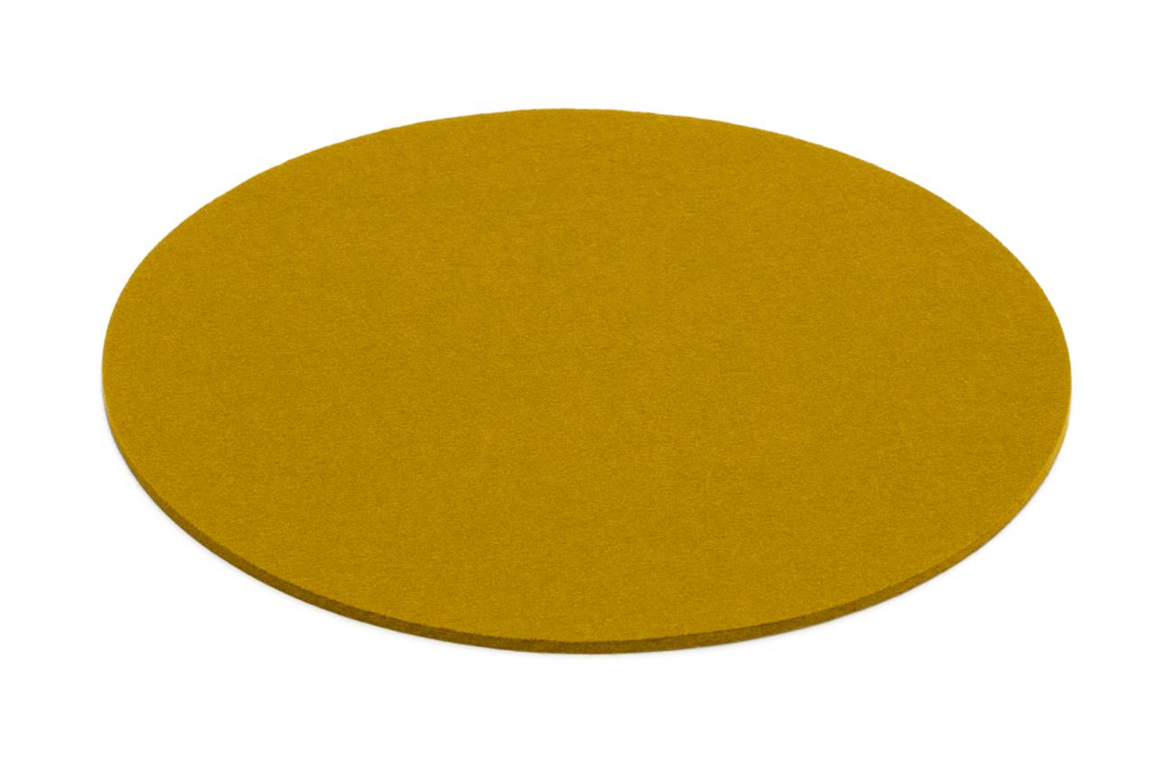 Auf dem Bild ist ein runder Untersetzer mit einem Durchmesser von 16 cm zu sehen. Er hat die Farbe Senfgelb.