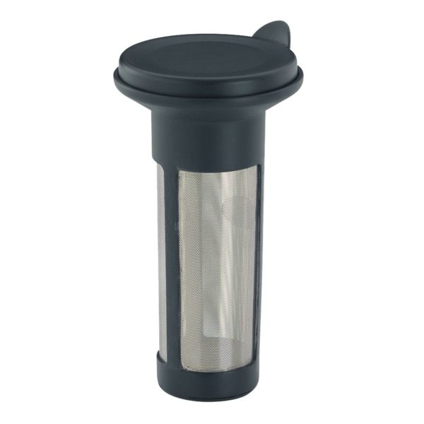 Ein kompakter Teefilter wird gezeigt. Er ist für das Aufbrühen von Tee geeignet.