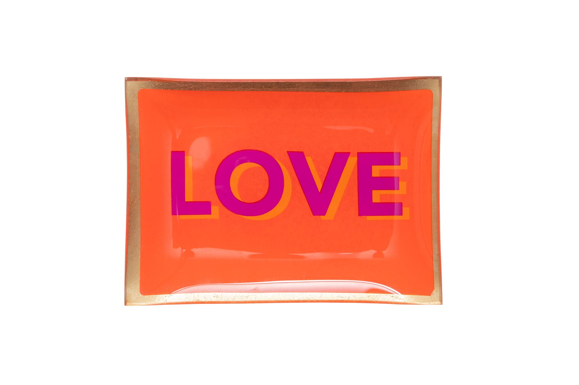 Mittelgroßer Glasteller mit dem Namen 'Love', in Orange. Der Teller ist Teil der Kollektion Love Plates.