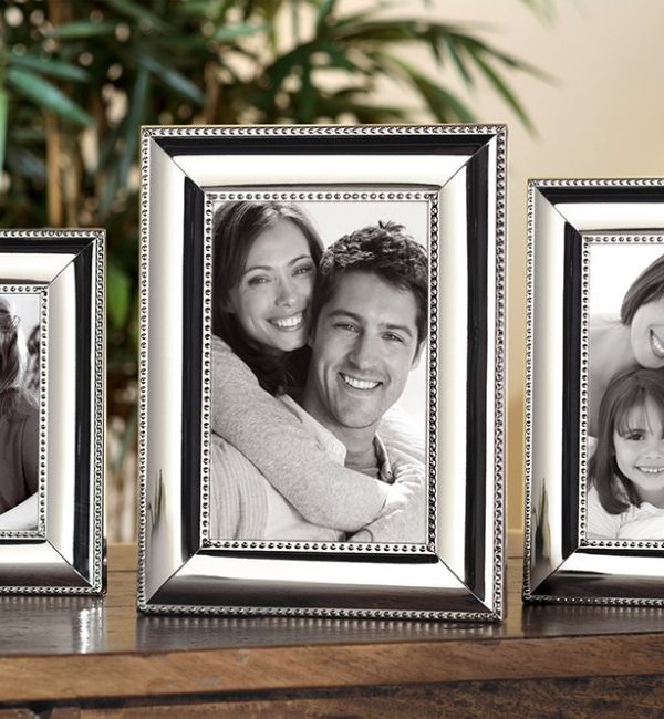 Dies ist ein Bilderrahmen. Das Foto zeigt einen leeren oder dekorativen Rahmen.