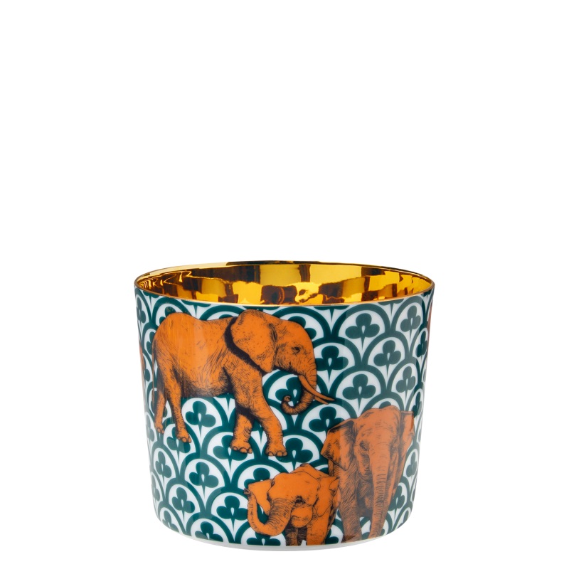 Der Champagnerbecher fasst 0,25 Liter und trägt den Namen "The Elephants". Er ist mit orangenen Elefanten und einem dekorativen Muster verziert, das Innere ist goldfarben.