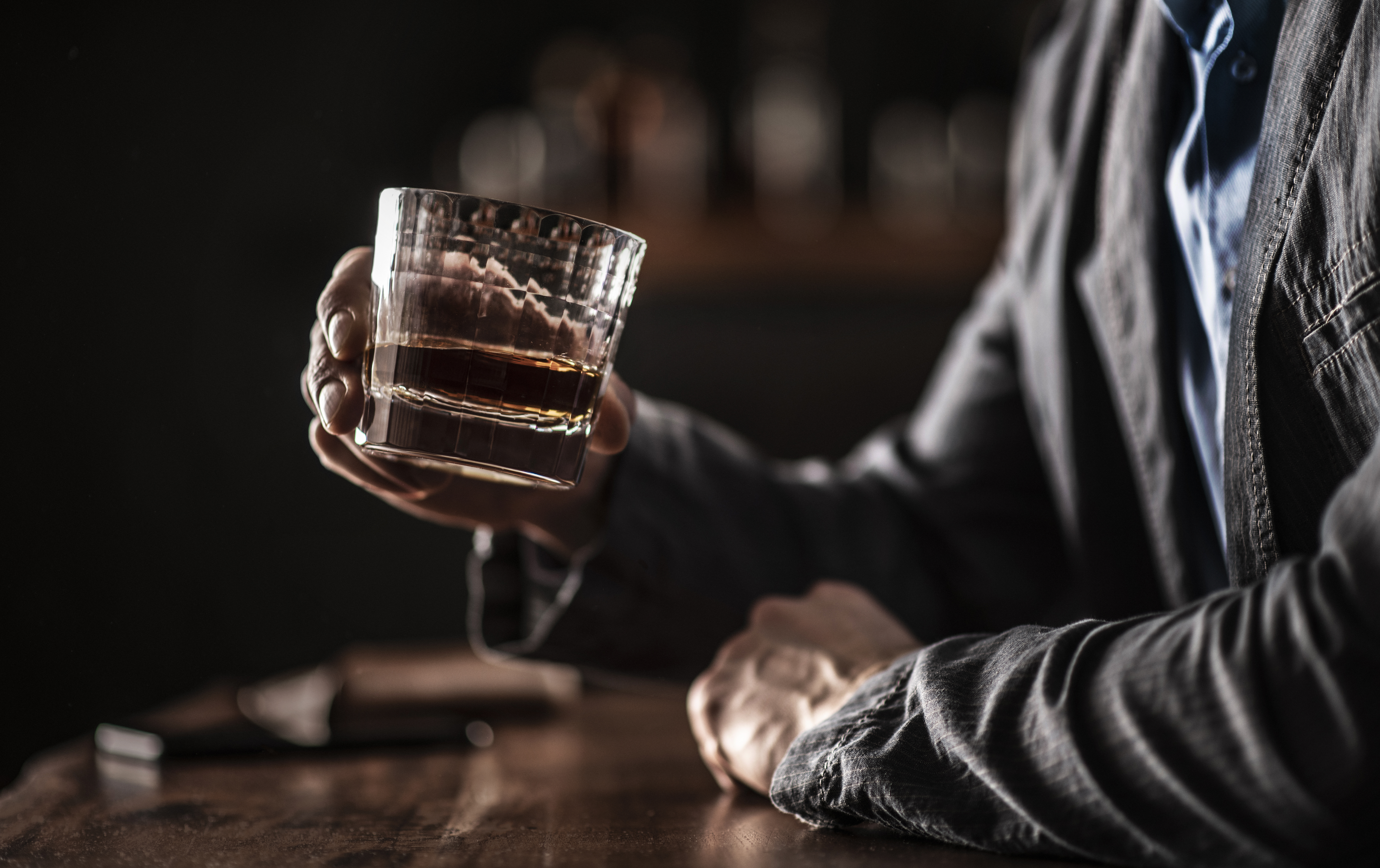 Abgebildet ist ein Produkt mit dem Dateinamen 123852_BAR_____20PREMIUM_____20NO_____201_Artikel_122299_Bar_____20Premium_____20No1_imp_8. Es handelt sich vermutlich um eine Bar- oder Küchenausstattung.