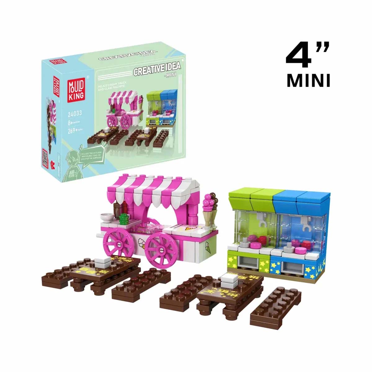 Das Bild zeigt das Mould King® 24033 Set mit einem Eiswagen und einem Greifautomaten-Stand aus Bausteinen. Im Vordergrund sind auch kleine Tische und Bänke aufgebaut.